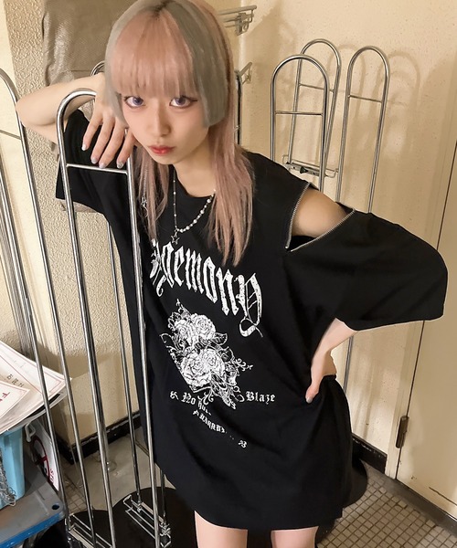 DARRDY(ダーディー)の「【DARRDY/ダーディー】肩ジップアソートデザイン 半袖オーバーサイズTシャツ(Tシャツ/カットソー・レディース・その他4/その他1/その他2/その他3・ONESIZE)」の2枚目の写真