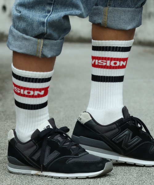 VISION STREET WEAR(ヴィジョンストリートウェア)の「【VISION STREET WEAR/ヴィジョンストリートウェア】ラインロゴ ミドルスケーターソックス(ソックス/靴下・メンズ・ホワイト系1/ホワイト系2/ホワイト系3・25~27cm/23~25cm)」の7枚目の写真