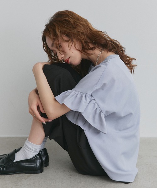 ad thie(アドティエ)の「袖フリル ジョーゼットブラウス(シャツ/ブラウス・レディース・ライトグレー/ブラック/グレイッシュベージュ/ホワイト×ブルー/オフホワイト/ライトブルー/チャコール・FREE)」の14枚目の写真