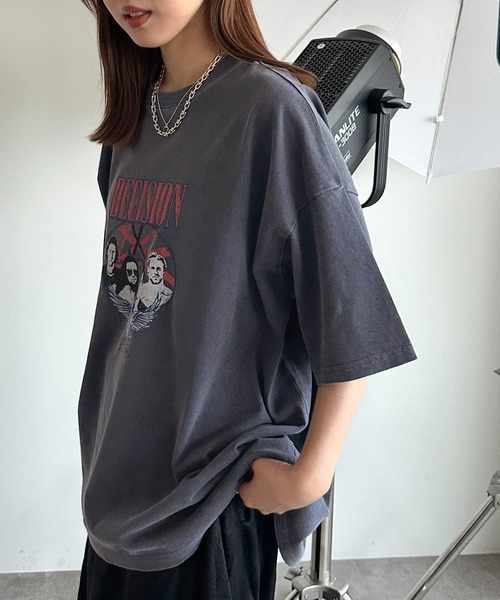 apres jour mignon(アプレジュールミニョン)の「アソートピグメントBIGTシャツ【ZOZOTOWN限定アイテム】(Tシャツ/カットソー・レディース・ネイビー/オフホワイト/ブラック系その他/ホワイト系その他2/ホワイト系その他/ブラック/ブラック系その他2・フリー/X-LARGE)」の7枚目の写真