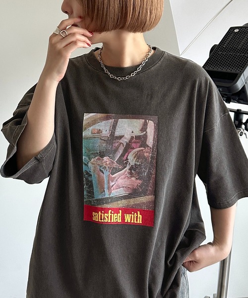 apres jour mignon(アプレジュールミニョン)の「アソートピグメントBIGTシャツ【ZOZOTOWN限定アイテム】(Tシャツ/カットソー・レディース・ネイビー/オフホワイト/ブラック系その他/ホワイト系その他2/ホワイト系その他/ブラック/ブラック系その他2・フリー/X-LARGE)」の6枚目の写真