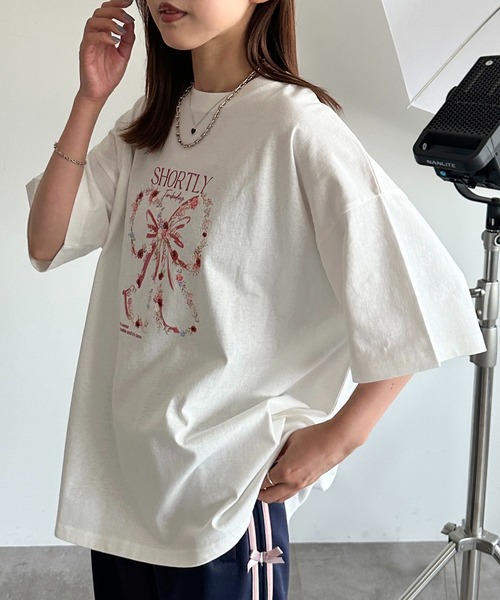 apres jour mignon(アプレジュールミニョン)の「アソートピグメントBIGTシャツ【ZOZOTOWN限定アイテム】(Tシャツ/カットソー・レディース・ネイビー/オフホワイト/ブラック系その他/ホワイト系その他2/ホワイト系その他/ブラック/ブラック系その他2・フリー/X-LARGE)」の11枚目の写真