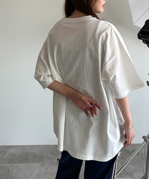 apres jour mignon(アプレジュールミニョン)の「アソートピグメントBIGTシャツ【ZOZOTOWN限定アイテム】(Tシャツ/カットソー・レディース・ネイビー/オフホワイト/ブラック系その他/ホワイト系その他2/ホワイト系その他/ブラック/ブラック系その他2・フリー/X-LARGE)」の9枚目の写真