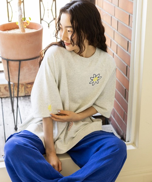 niko and（ニコアンド）の「アソート刺繍半袖プルオーバー（Tシャツ