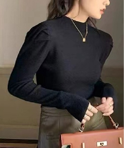 kirakiraShop(キラキラショップ)の「ボトルネック パワーショルダー ニット(ニット/セーター・レディース・ブラック/ライトベージュ/ホワイト/ブラウン/グリーン/パープル・FREE)」の2枚目の写真