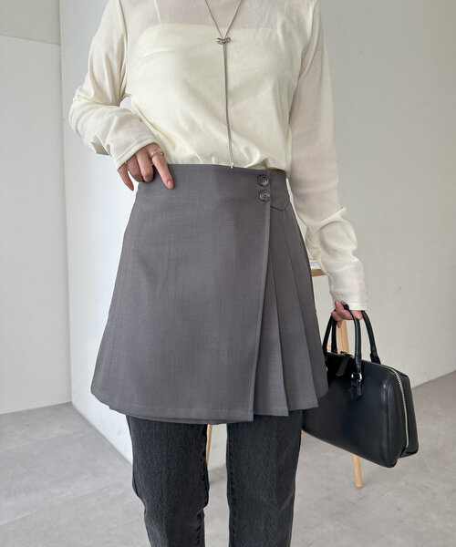 DISCOAT（ディスコート）の「プリーツ切替ラップミニスカート（スカート・レディース・ベージュ/グレー・FREE）」の11枚目の写真