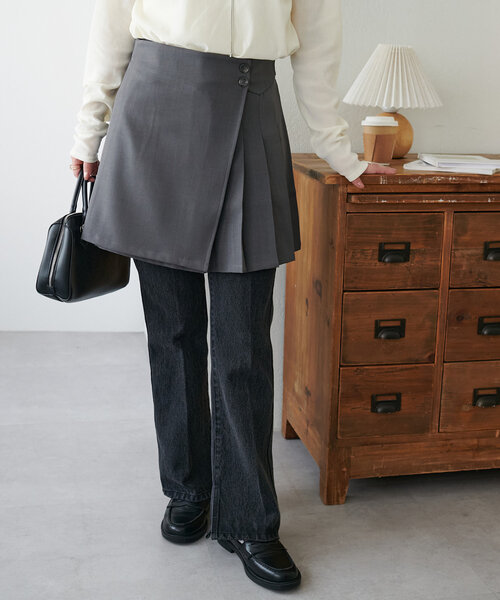 DISCOAT（ディスコート）の「プリーツ切替ラップミニスカート（スカート・レディース・ベージュ/グレー・FREE）」の12枚目の写真