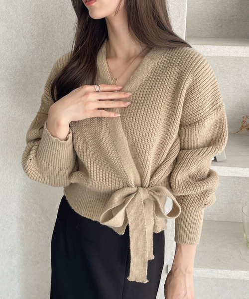 Ada.(エイダ)の「カシュクールデザイン リボン カーディガン ニットトップス(ニット/セーター・レディース・ホワイト/ブラウン/ベージュ/ブラック・FREE)」の5枚目の写真