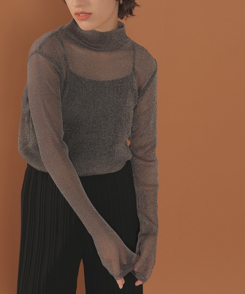 en CAnAF（エンカナフ）の「【新色追加】ハイネック シャイニー ラメ シアー トップス（Tシャツ/カットソー・レディース・ミント/チャコールグレー/オフホワイト/グレー/ダークブラウン/グリーン系・フリー）」の7枚目の写真