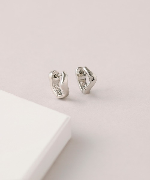 CALIN STANDARD(カリンスタンダード)の「◆金属アレルギー対応◆◆made in japan◆【片手でスムースワンタッチ】ニュアンス ミニスムースピアス(ピアス(両耳用)・レディース・ゴールド/ピンクゴールド/シルバー・FREE)」の2枚目の写真