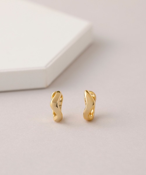 CALIN STANDARD(カリンスタンダード)の「◆金属アレルギー対応◆◆made in japan◆【片手でスムースワンタッチ】ニュアンス ミニスムースピアス(ピアス(両耳用)・レディース・ゴールド/ピンクゴールド/シルバー・FREE)」の3枚目の写真