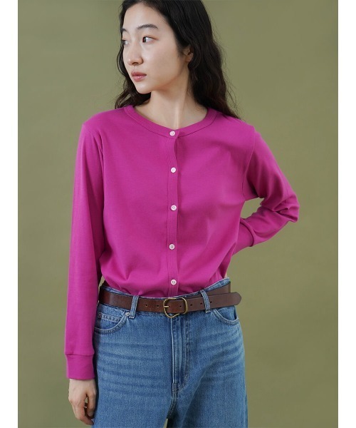 FIKA.(フィーカ)の「Cotton crew neck cardigan(カーディガン/ボレロ・レディース・オフホワイト/チャコール/ベージュ系その他7/グリーン系その他3/フューシャピンク/ブラック・FREE)」の6枚目の写真