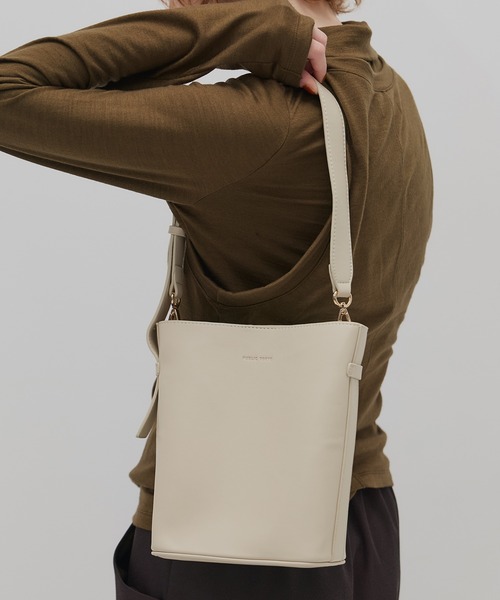 PUBLIC TOKYO（パブリックトウキョウ）の「ワンハンドルバケットBAG（ハンドバッグ・レディース・ブラウン/ベージュ/ブラック/アイボリー・FREE）」の8枚目の写真