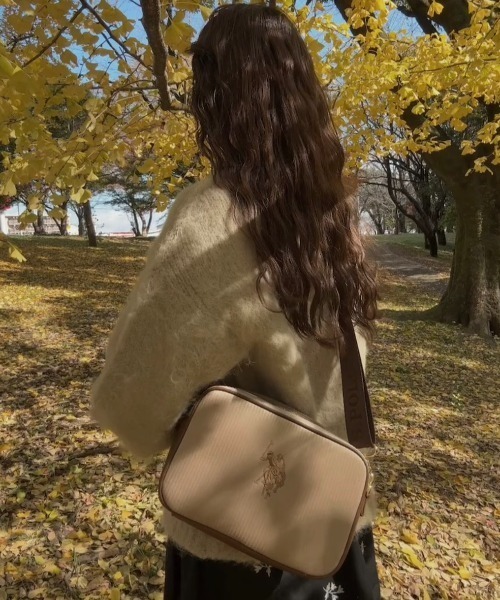 U.S. POLO ASSN.(ユーエスポロアッスン)の「【U.S. POLO ASSN.】 ユーエスポロアッスン コーデュロイ クロスボディショルダーバッグ USPA-2728(ショルダーバッグ・レディース・ブルー系その他/ベージュ系その他/ホワイト/ブラック/イエロー系その他/オレンジ系その他/オフホワイト/ブラック×ブラック/グレー/ネイビー系/レッド系その他/モカ・FREE)」の19枚目の写真