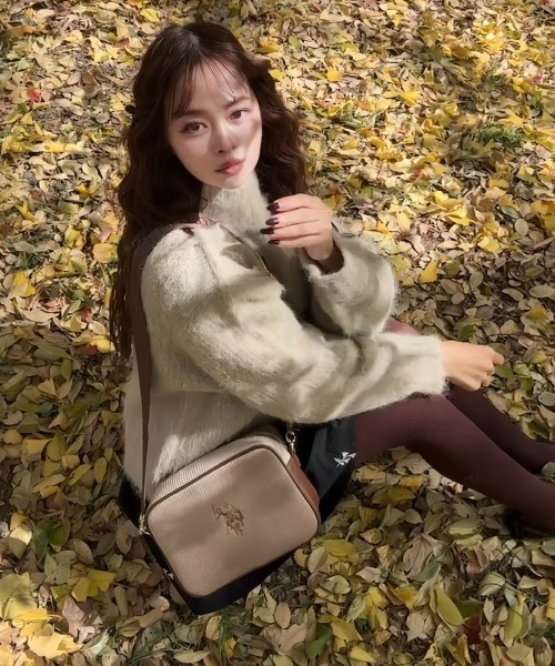 U.S. POLO ASSN.(ユーエスポロアッスン)の「【U.S. POLO ASSN.】 ユーエスポロアッスン コーデュロイ クロスボディショルダーバッグ USPA-2728(ショルダーバッグ・レディース・ブルー系その他/ベージュ系その他/ホワイト/ブラック/イエロー系その他/オレンジ系その他/オフホワイト/ブラック×ブラック/グレー/ネイビー系/レッド系その他/モカ・FREE)」の20枚目の写真