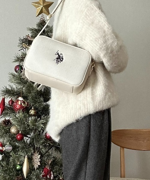 U.S. POLO ASSN.(ユーエスポロアッスン)の「【U.S. POLO ASSN.】 ユーエスポロアッスン コーデュロイ クロスボディショルダーバッグ USPA-2728(ショルダーバッグ・レディース・ブルー系その他/ベージュ系その他/ホワイト/ブラック/イエロー系その他/オレンジ系その他/オフホワイト/ブラック×ブラック/グレー/ネイビー系/レッド系その他/モカ・FREE)」の13枚目の写真