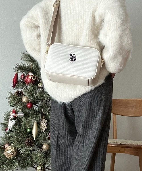 U.S. POLO ASSN.(ユーエスポロアッスン)の「【U.S. POLO ASSN.】 ユーエスポロアッスン コーデュロイ クロスボディショルダーバッグ USPA-2728(ショルダーバッグ・レディース・ブルー系その他/ベージュ系その他/ホワイト/ブラック/イエロー系その他/オレンジ系その他/オフホワイト/ブラック×ブラック/グレー/ネイビー系/レッド系その他/モカ・FREE)」の14枚目の写真