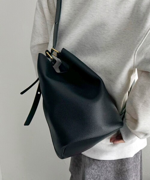 fredy emue（フレディエミュ）の「ソフトホーボー2WAYバッグ（ハンドバッグ・レディース・ブラック/ベージュ・FREE）」の9枚目の写真