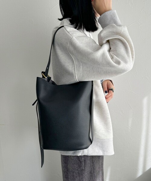 fredy emue（フレディエミュ）の「ソフトホーボー2WAYバッグ（ハンドバッグ・レディース・ブラック/ベージュ・FREE）」の12枚目の写真