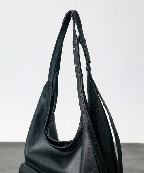 YArKA(ヤーカ)の「【YArKA/ヤーカ】real leather multi tote bag /リアルレザー2WAYショルダー&マルチトートバッグ(ショルダーバッグ・メンズ・ブラック・フリー)」の8枚目の写真
