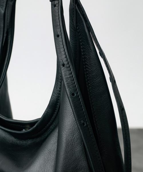 YArKA(ヤーカ)の「【YArKA/ヤーカ】real leather multi tote bag /リアルレザー2WAYショルダー&マルチトートバッグ(ショルダーバッグ・メンズ・ブラック・フリー)」の9枚目の写真