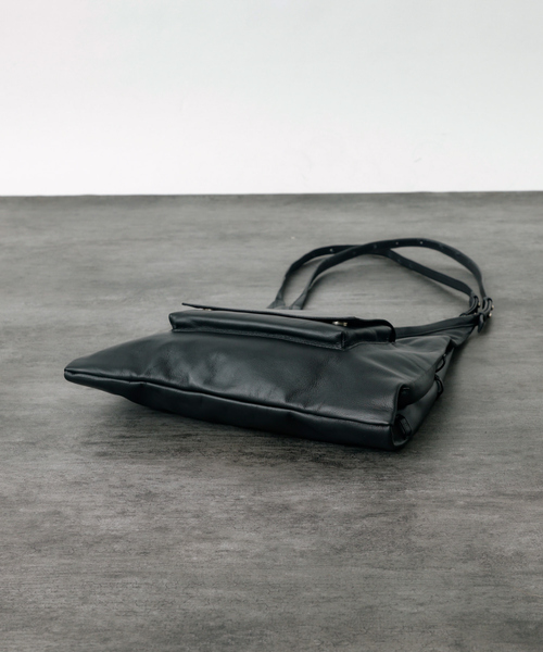 YArKA(ヤーカ)の「【YArKA/ヤーカ】real leather multi tote bag /リアルレザー2WAYショルダー&マルチトートバッグ(ショルダーバッグ・メンズ・ブラック・フリー)」の11枚目の写真