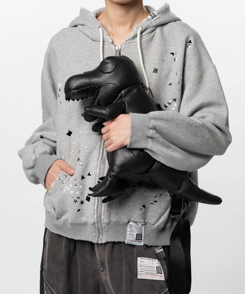 Maison MIHARA YASUHIRO(メゾンミハラヤスヒロ)の「"DOLLS" T-REX Shoulder Bag(ショルダーバッグ・メンズ・ブラック・FREE)」の17枚目の写真