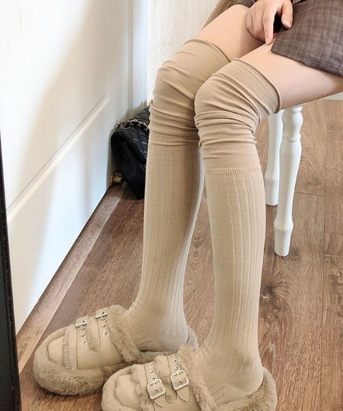 SHEPP（シープ）の「リブ切り替えニーハイソックス（ソックス/靴下・レディース・ホワイト/オフホワイト/グレー/ベージュ/ブラック・F）」の20枚目の写真