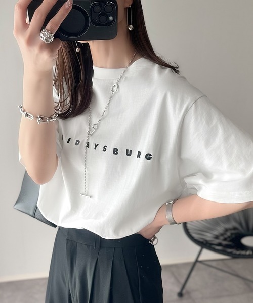 classicalelf（クラシカルエルフ）の「大人の上品カジュアルを楽しむ。綿100％シルケット風シンプル英字ロゴオーバーサイズTシャツ（半袖）（Tシャツ/カットソー・レディース・チャコール/ホワイト/ブラック/アイボリー/オートミール・LARGE/MEDIUM/SMALL/X-LARGE）」の17枚目の写真