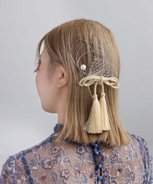 ANEMONE（アネモネ）の「水引付きタッセルリボンUピン[3本セット]（その他ヘアアクセサリー・レディース・アイボリー/ベージュ・FREE）」の2枚目の写真