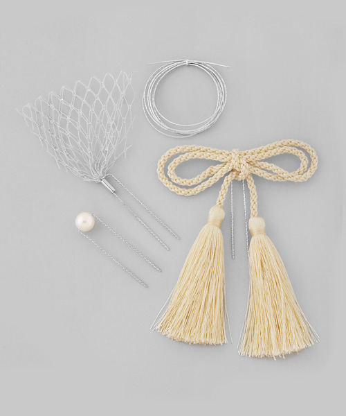 ANEMONE（アネモネ）の「水引付きタッセルリボンUピン[3本セット]（その他ヘアアクセサリー・レディース・アイボリー/ベージュ・FREE）」の3枚目の写真