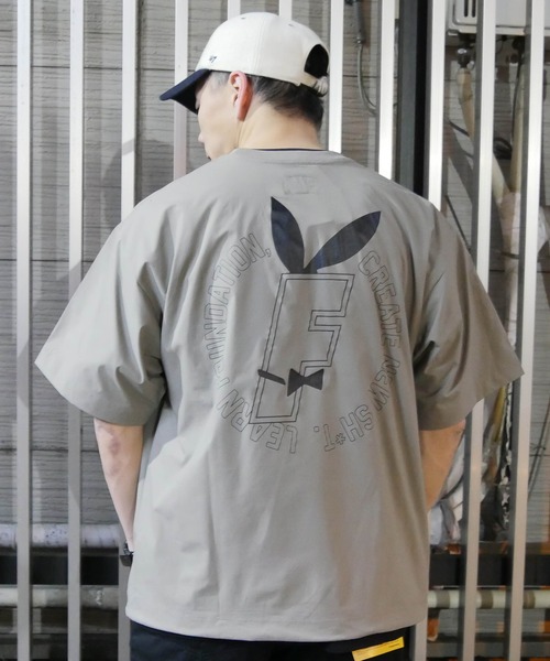 FORGET NEVER（フォーゲットネバー）の「【ムラサキスポーツ限定】FORGET NEVER/フォーゲットネバー 半袖Tシャツ バックプリント 252OO1ST633FN（Tシャツ/カットソー・メンズ・ブラック/シルバーグレー・XL/L/M）」の13枚目の写真