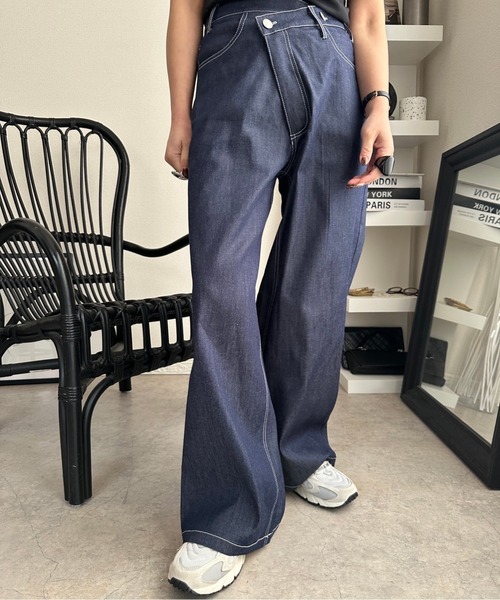 deux amour(ドゥーザムール)の「カシュクールウエストデニムパンツ(Tシャツ/カットソー・レディース・インディゴブルー/ネイビー・FREE)」の3枚目の写真