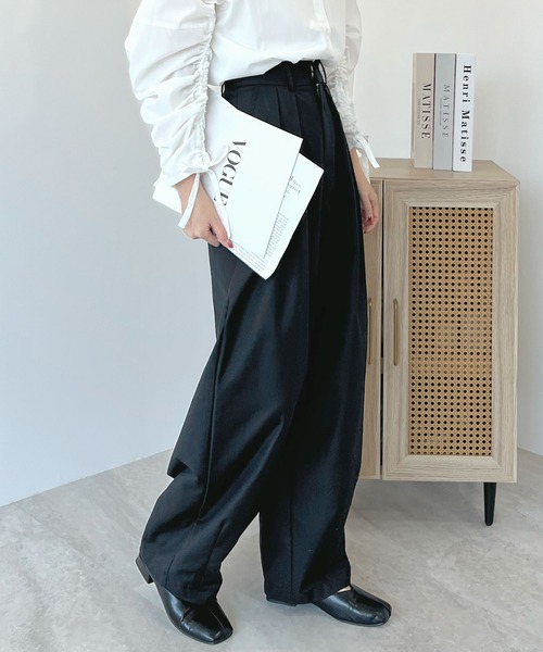 Futier land(フューティアランド)の「ダブルタックバレルレッグカーブスラックス(スラックス・レディース・ブラック/グレー・MEDIUM/LARGE)」の18枚目の写真