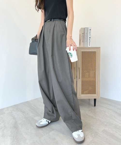 Futier land(フューティアランド)の「ダブルタックバレルレッグカーブスラックス(スラックス・レディース・ブラック/グレー・MEDIUM/LARGE)」の15枚目の写真