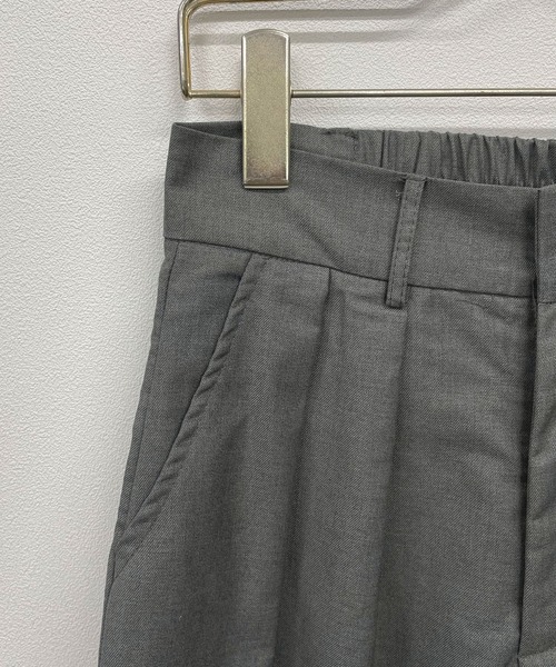 Futier land(フューティアランド)の「ダブルタックバレルレッグカーブスラックス(スラックス・レディース・ブラック/グレー・MEDIUM/LARGE)」の6枚目の写真