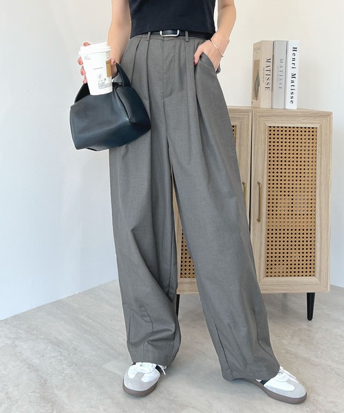 Futier land(フューティアランド)の「ダブルタックバレルレッグカーブスラックス(スラックス・レディース・ブラック/グレー・MEDIUM/LARGE)」の13枚目の写真