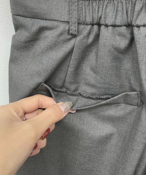 Futier land(フューティアランド)の「ダブルタックバレルレッグカーブスラックス(スラックス・レディース・ブラック/グレー・MEDIUM/LARGE)」の4枚目の写真