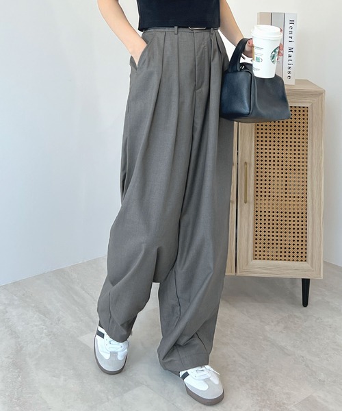 Futier land(フューティアランド)の「ダブルタックバレルレッグカーブスラックス(スラックス・レディース・ブラック/グレー・MEDIUM/LARGE)」の10枚目の写真