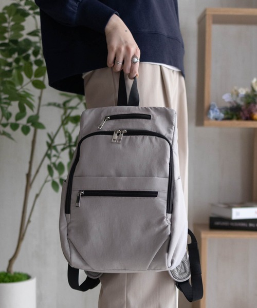 HusHusH（ハッシュアッシュ）の「【新色追加】HusHusH ハッシュアッシュ 人間工学 ナイロンリュック（バックパック/リュック・レディース・グレー/ブラック・フリー）」の3枚目の写真