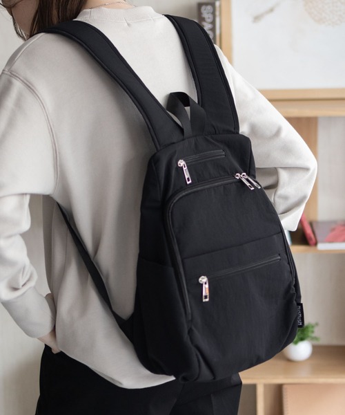 HusHusH（ハッシュアッシュ）の「【新色追加】HusHusH ハッシュアッシュ 人間工学 ナイロンリュック（バックパック/リュック・レディース・グレー/ブラック・フリー）」の8枚目の写真