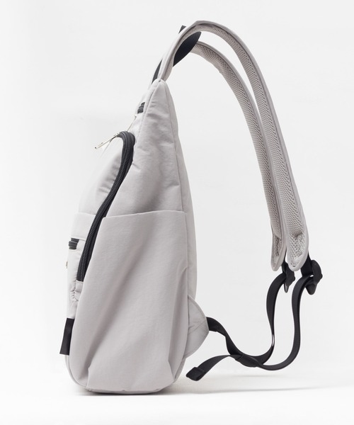 HusHusH（ハッシュアッシュ）の「【新色追加】HusHusH ハッシュアッシュ 人間工学 ナイロンリュック（バックパック/リュック・レディース・グレー/ブラック・フリー）」の15枚目の写真