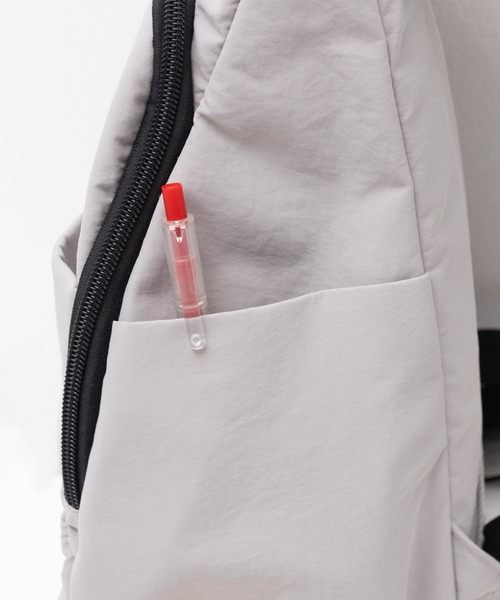 HusHusH（ハッシュアッシュ）の「【新色追加】HusHusH ハッシュアッシュ 人間工学 ナイロンリュック（バックパック/リュック・レディース・グレー/ブラック・フリー）」の21枚目の写真