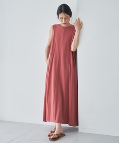 クルーネックノースリーブフレアワンピース-手洗い可-