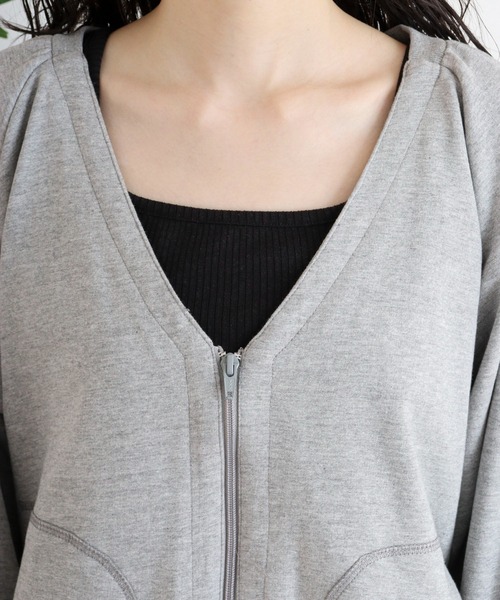 atONE(アットワン)の「ミニ裏毛V空きジップアップブルゾン(Tシャツ/カットソー・レディース・オートミール/杢グレー/ブラック/ライトベージュ・4L~5L/LL~3L/M-L)」の10枚目の写真