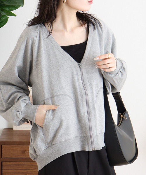 atONE(アットワン)の「ミニ裏毛V空きジップアップブルゾン(Tシャツ/カットソー・レディース・オートミール/杢グレー/ブラック/ライトベージュ・4L~5L/LL~3L/M-L)」の17枚目の写真