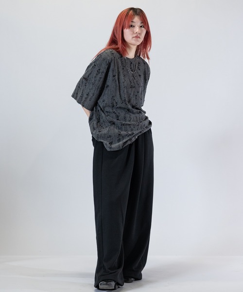 Naive magic（ナイーブマジック）の「【a】〔Naive Magic〕ダメージ加工 ビッグシルエット クルーネックTシャツ（Tシャツ/カットソー・メンズ・グレー/ブラック・LARGE/MEDIUM）」の17枚目の写真