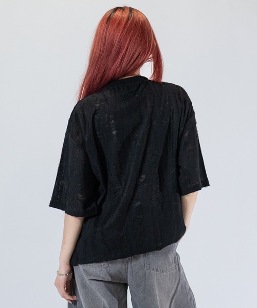 Naive magic（ナイーブマジック）の「【a】〔Naive Magic〕ダメージ加工 ビッグシルエット クルーネックTシャツ（Tシャツ/カットソー・メンズ・グレー/ブラック・LARGE/MEDIUM）」の6枚目の写真