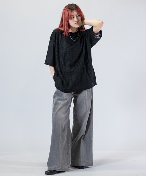 Naive magic（ナイーブマジック）の「【a】〔Naive Magic〕ダメージ加工 ビッグシルエット クルーネックTシャツ（Tシャツ/カットソー・メンズ・グレー/ブラック・LARGE/MEDIUM）」の8枚目の写真