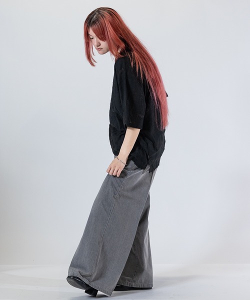 Naive magic（ナイーブマジック）の「【a】〔Naive Magic〕ダメージ加工 ビッグシルエット クルーネックTシャツ（Tシャツ/カットソー・メンズ・グレー/ブラック・LARGE/MEDIUM）」の9枚目の写真